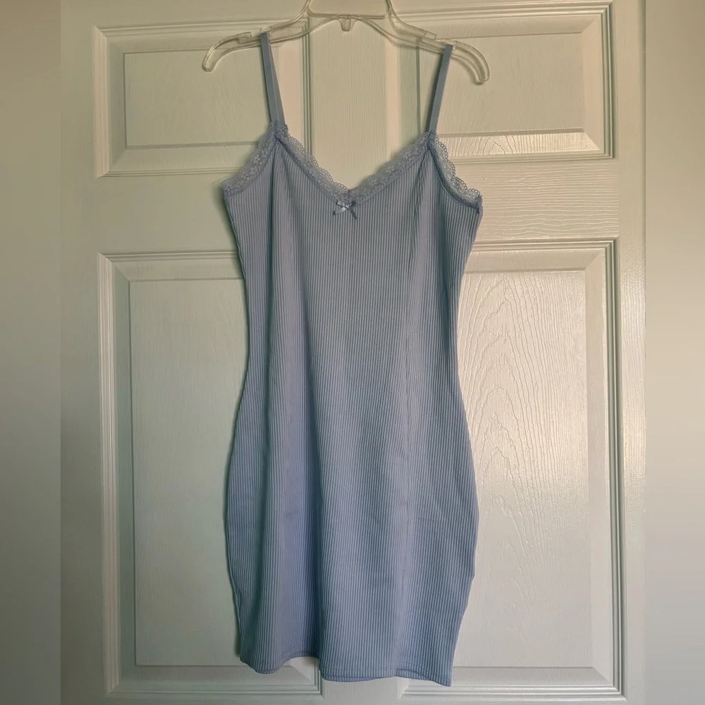 Divided Light Blue Lace-Accent Bodycon Dress - Picture 2 of 11